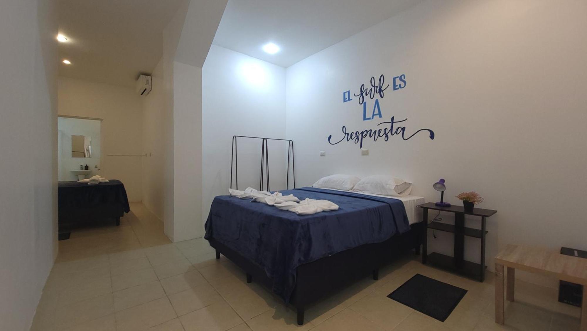 Surfo House Hotel & Hostel Tamarindo Exterior photo